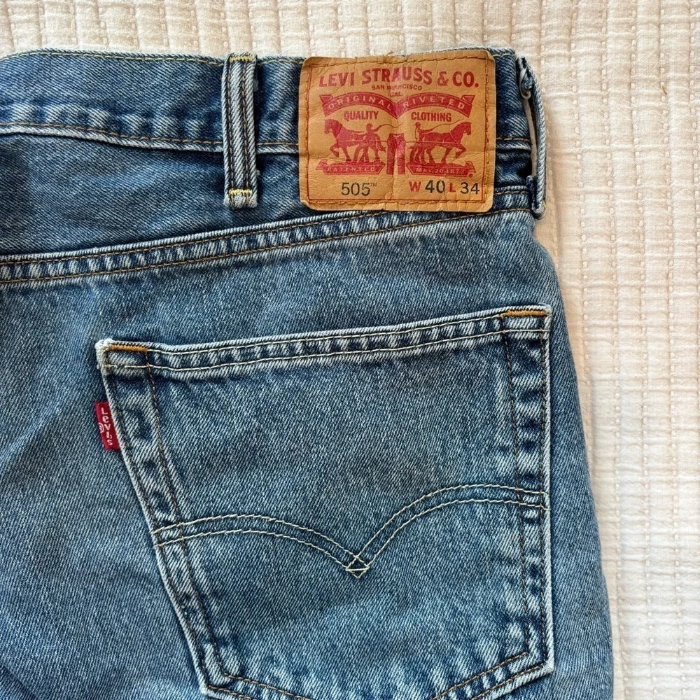 Levi's Men's 505 Denim Medium Wash 5 Pocket Straight Leg Jeans Size 40x34